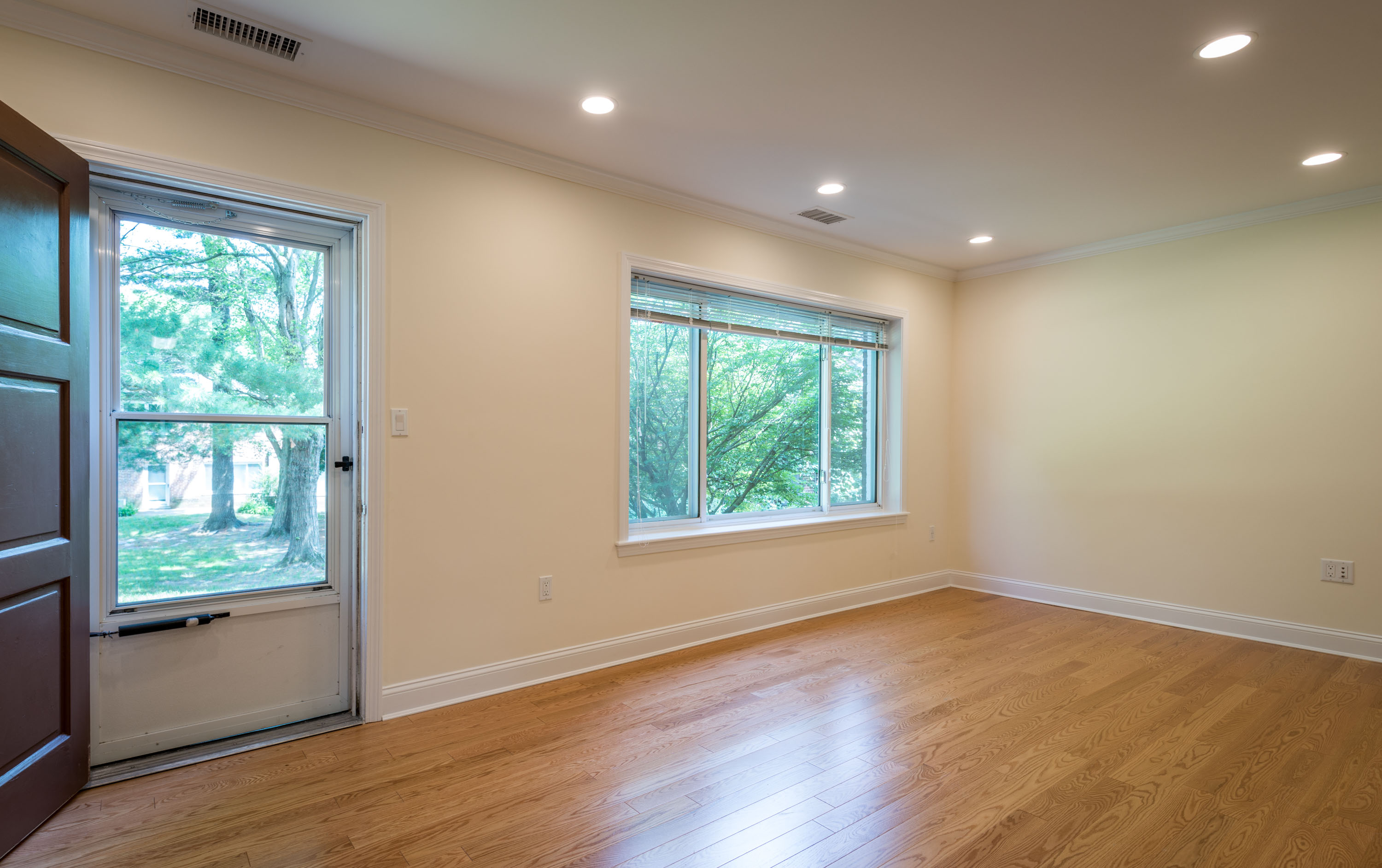 2 bed, 1.5 bath apartment for rent at 617 Vfw Pkwy Unit ., Chestnut Hill — photo 16 of 39