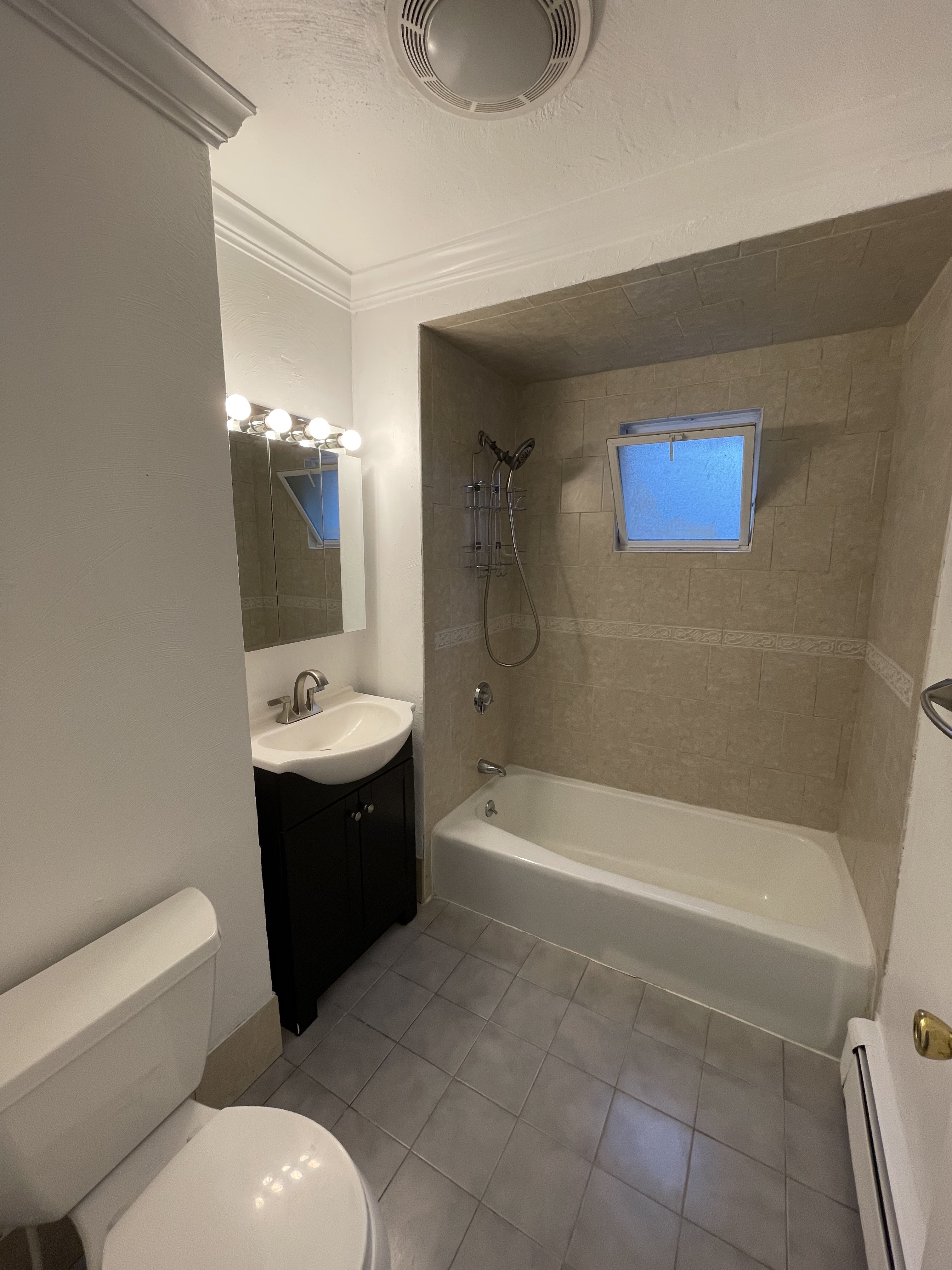 2 bed, 1 bath apartment for rent at 293 Boston Ave Unit 1, Tufts University — photo 15 of 21