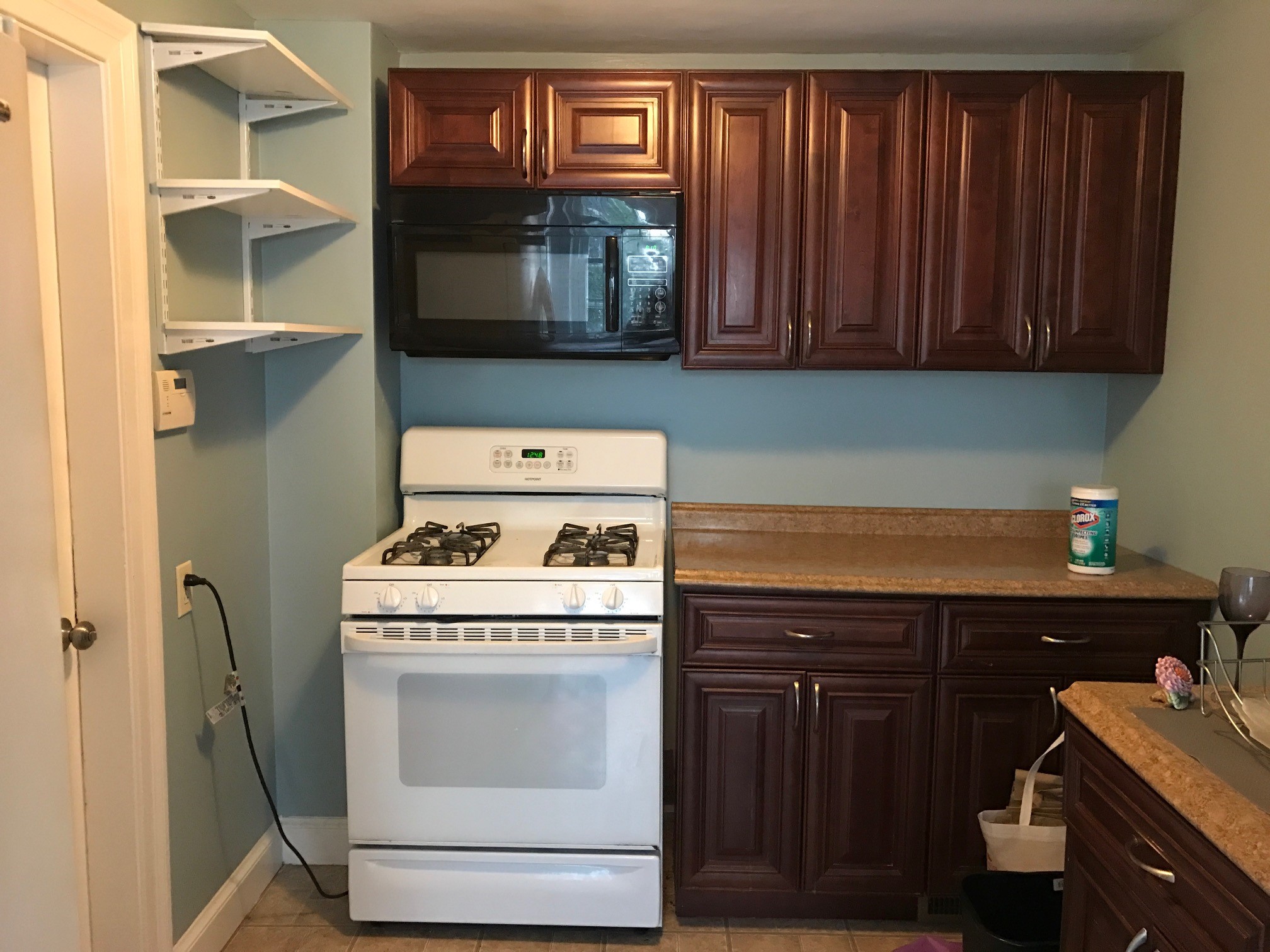 3 bed, 1 bath apartment for rent at 30 Mason St Unit 1, Salem — photo 1 of 15