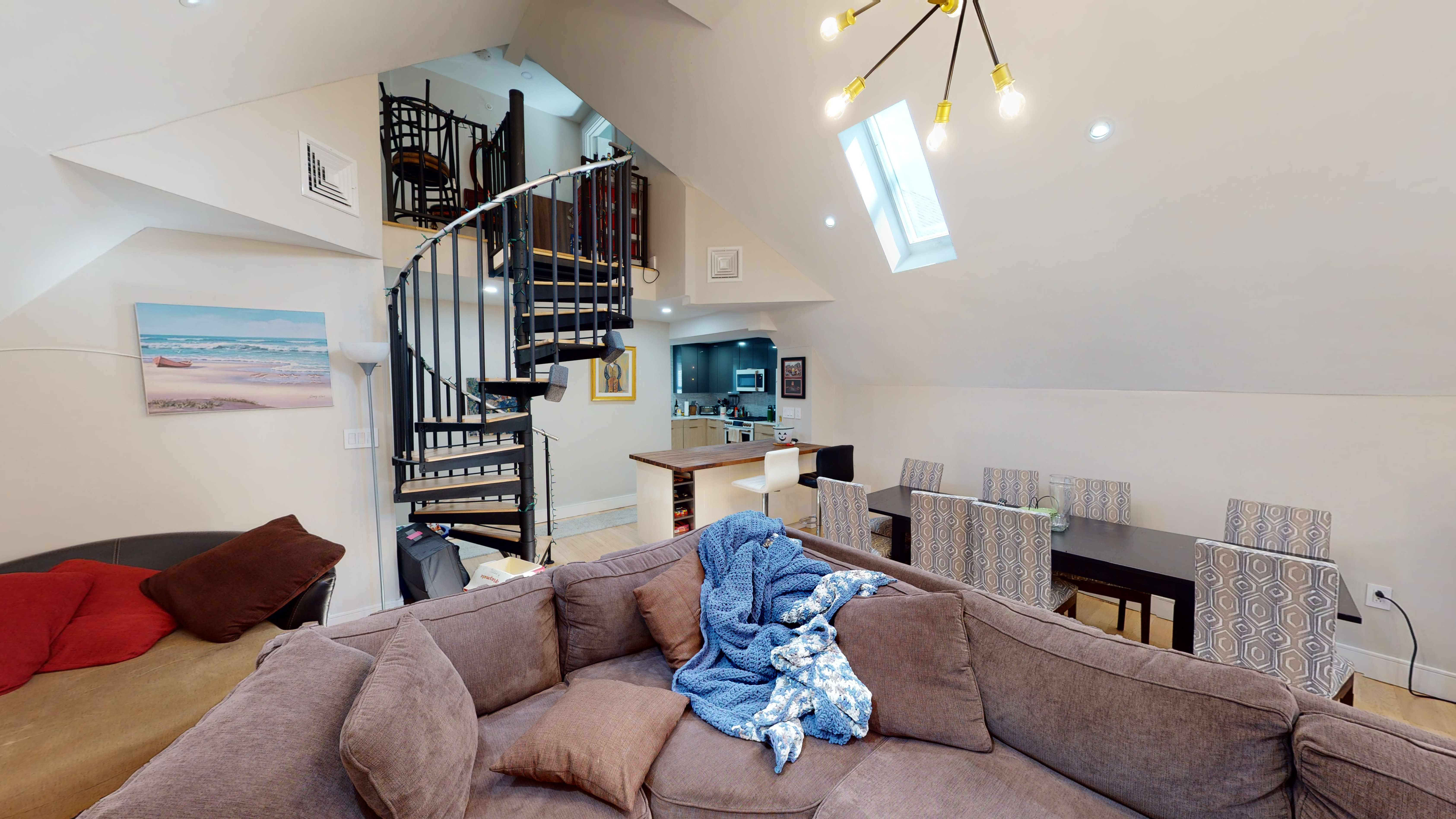 4 bed, 3 bath apartment for rent at 15 Lanark Rd Unit 4, Brighton — photo 3 of 15