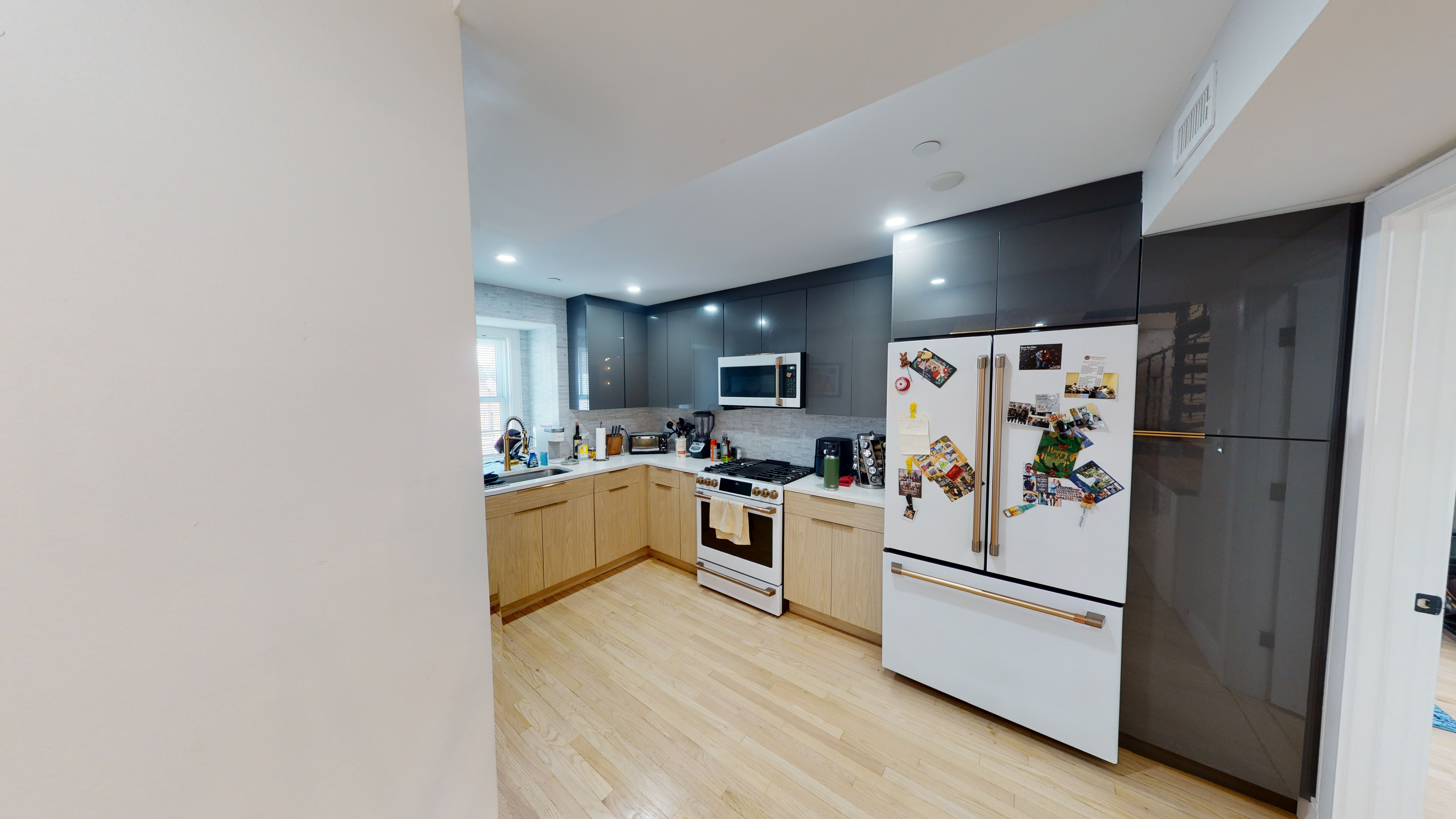 4 bed, 3 bath apartment for rent at 15 Lanark Rd Unit 4, Brighton — photo 5 of 15