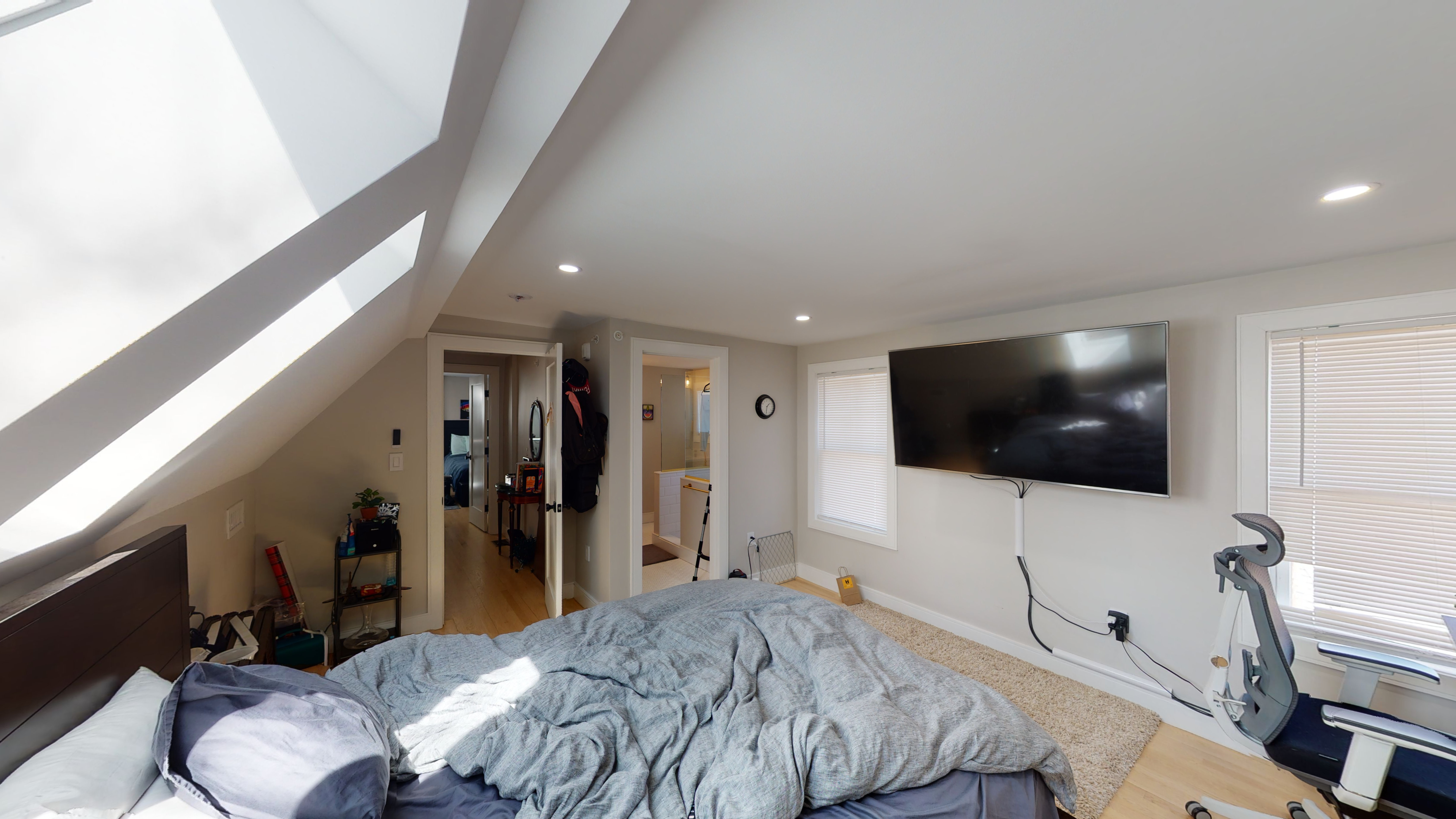 4 bed, 3 bath apartment for rent at 15 Lanark Rd Unit 4, Brighton — photo 11 of 15