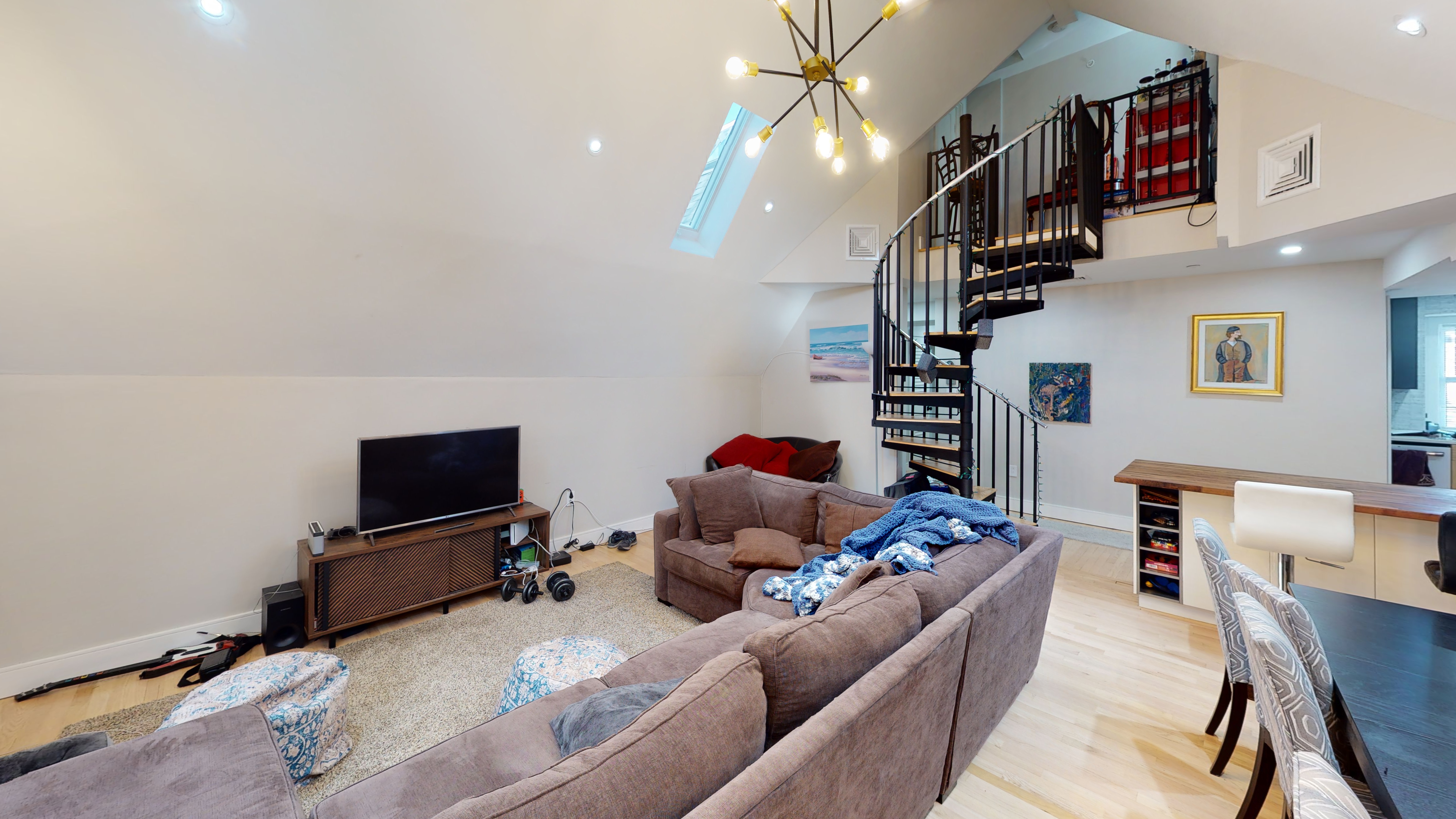 4 bed, 3 bath apartment for rent at 15 Lanark Rd Unit 4, Brighton — photo 1 of 15