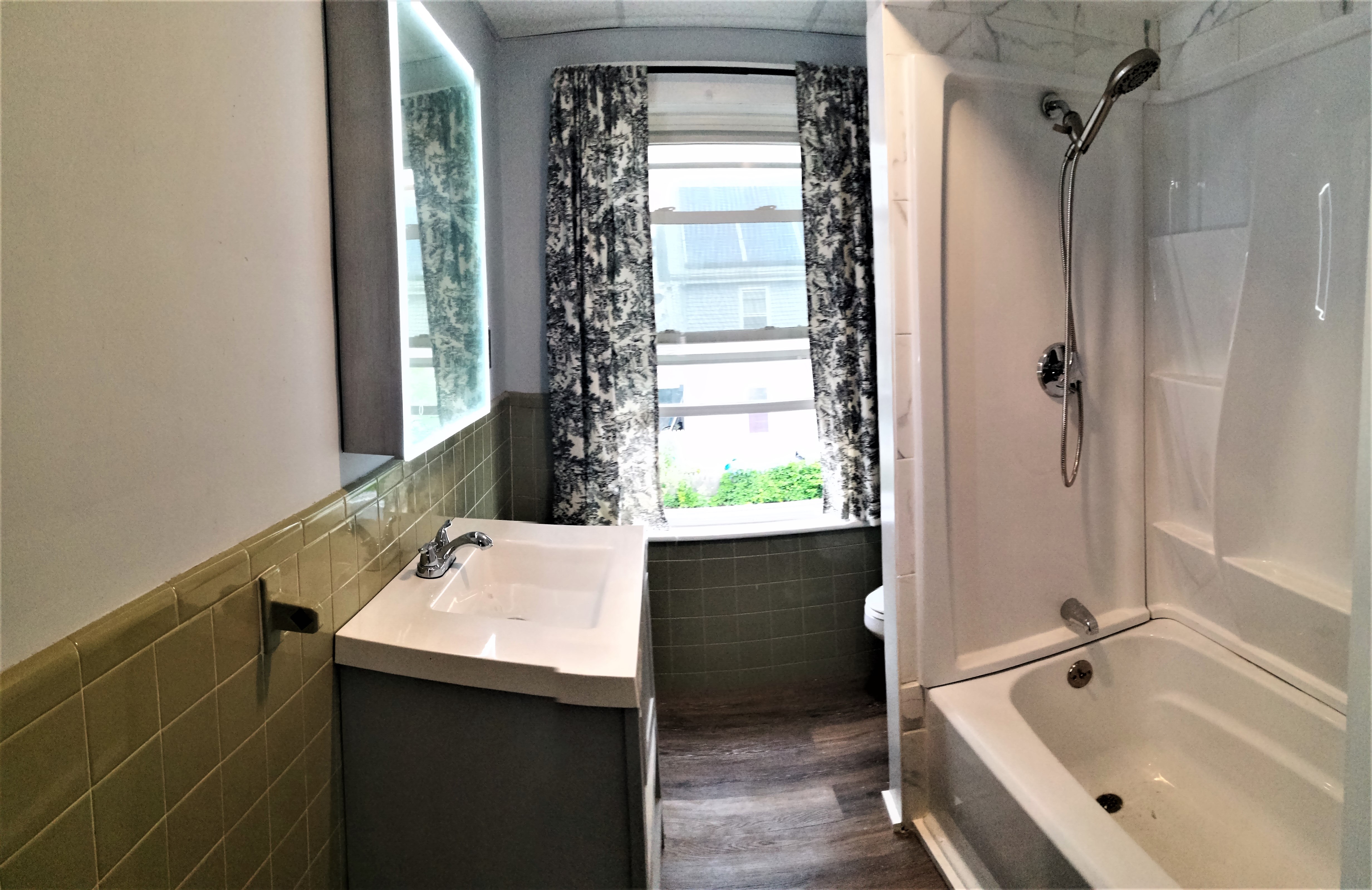5 bed, 2 bath apartment for rent at 15 Highland St Unit 1, Waltham — photo 8 of 10