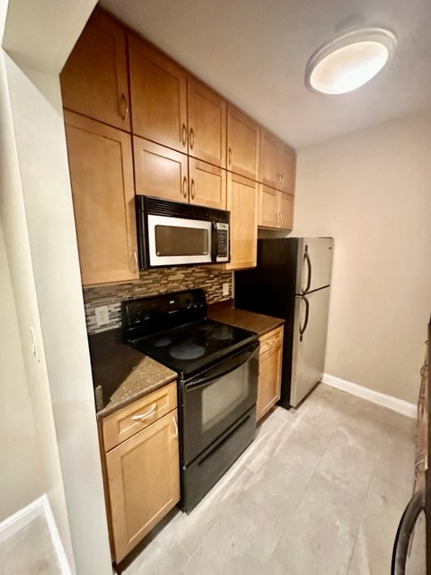 2 bed, 1 bath apartment for rent at 19 Wiget St Unit 104, North End — photo 15 of 17