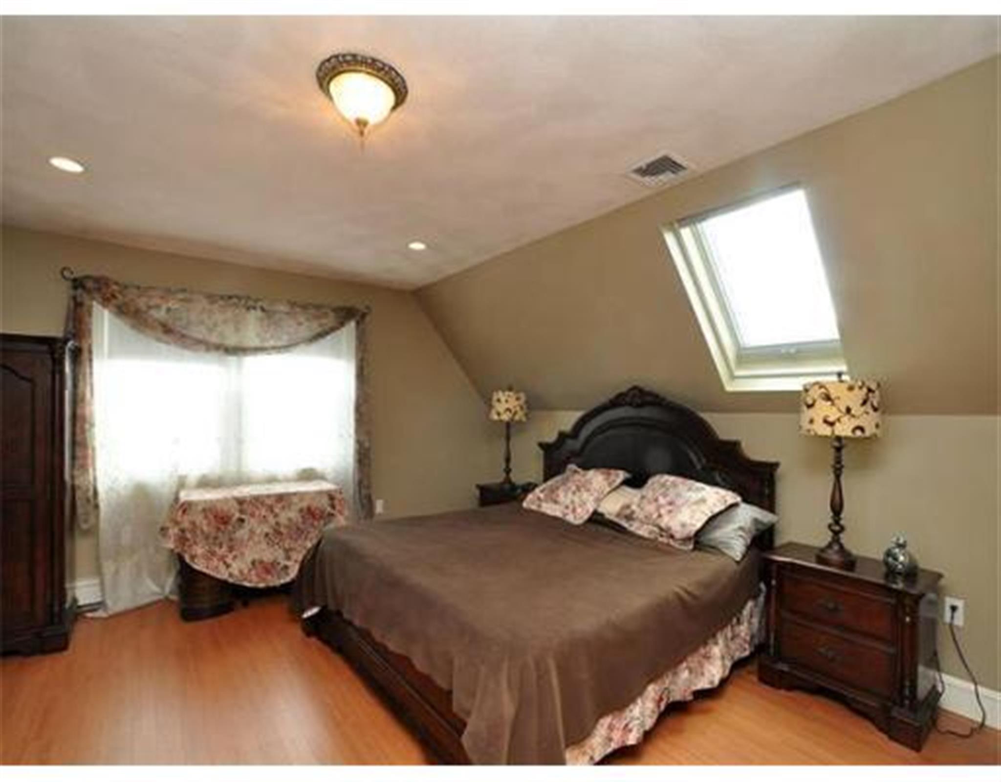 4 bed, 2 bath apartment for rent at 53 Bowen Ave Unit 2, Medford — photo 17 of 20