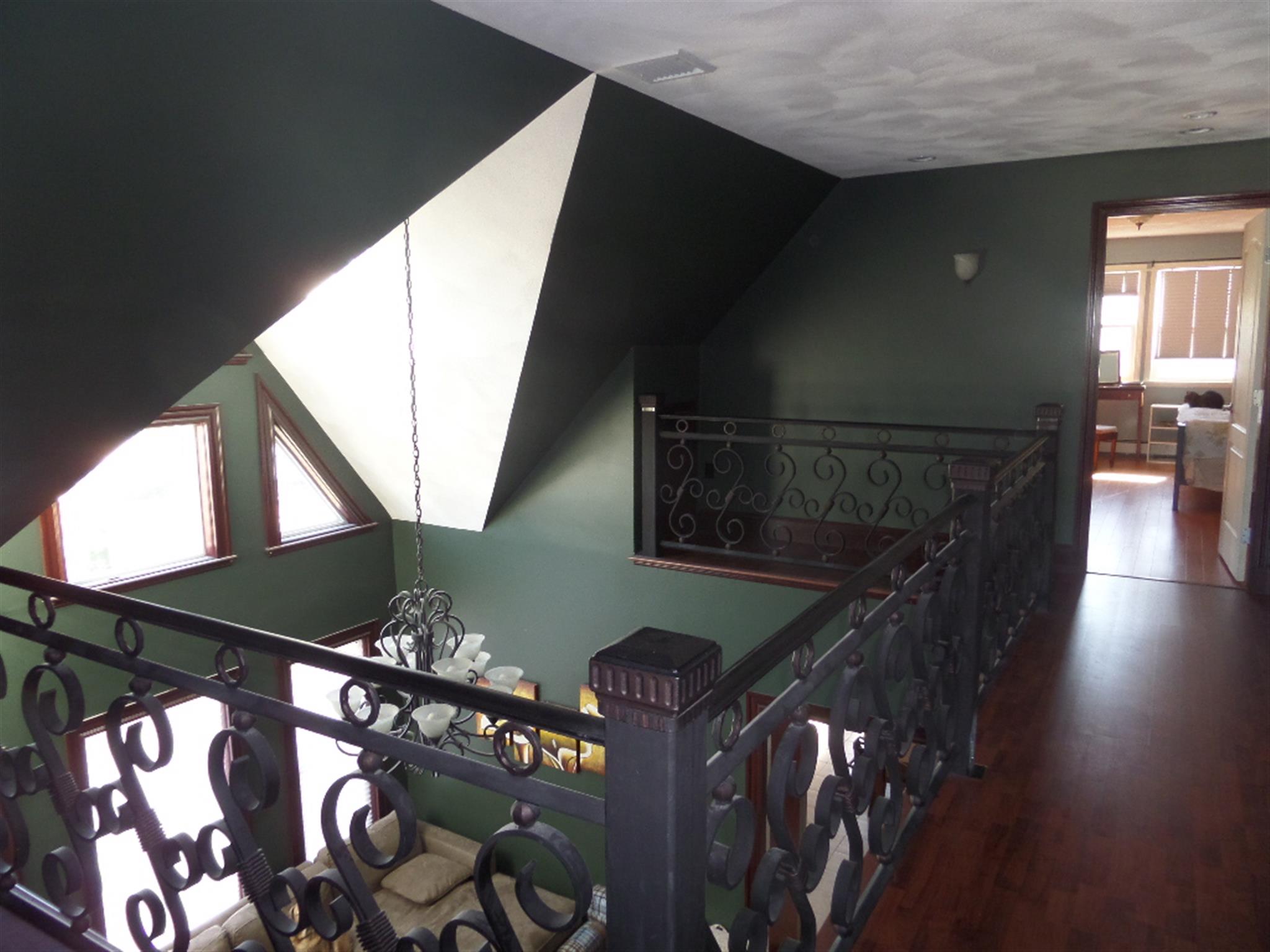 4 bed, 2 bath apartment for rent at 53 Bowen Ave Unit 2, Medford — photo 3 of 20