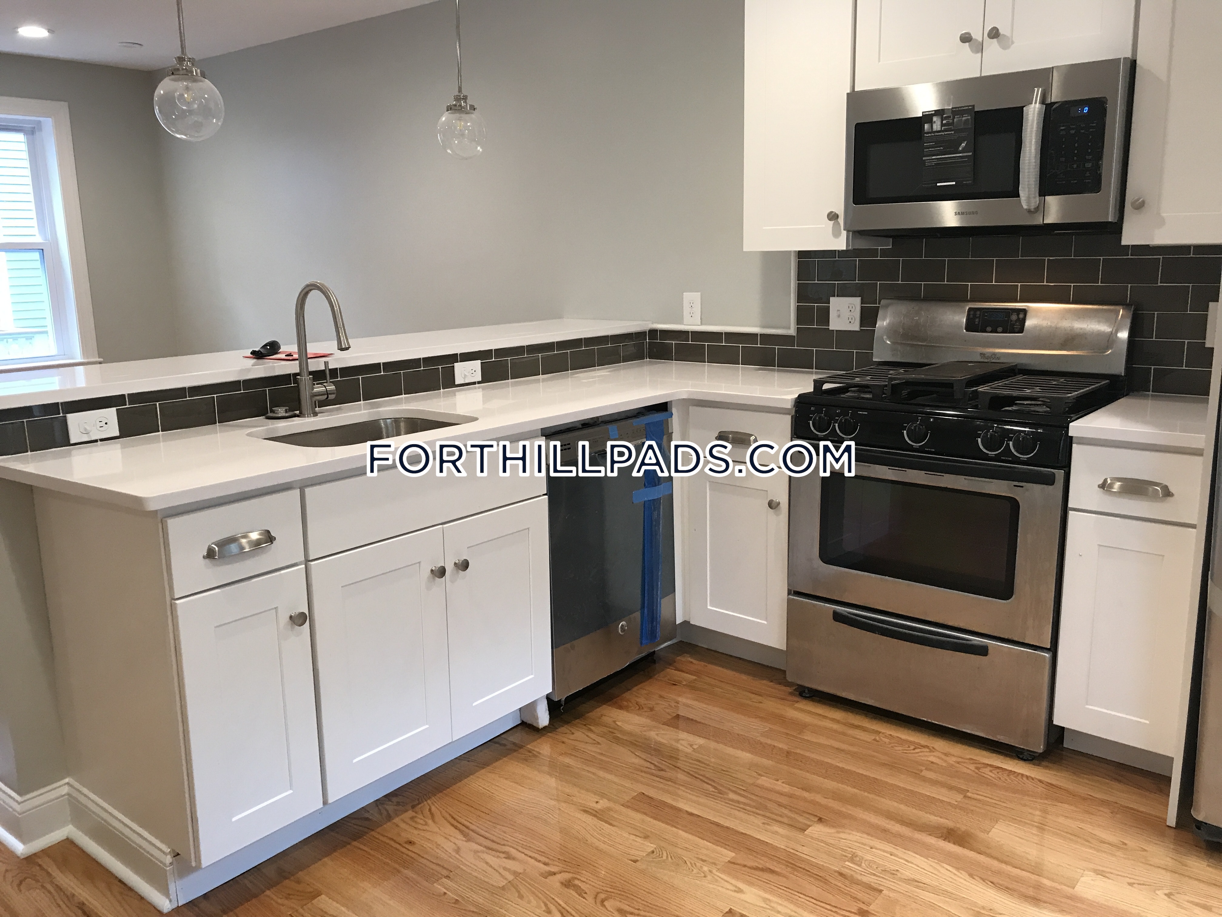 4 bed, 2 bath apartment for rent at 6 Saint James Pl Unit 1, Roxbury — photo 5 of 29