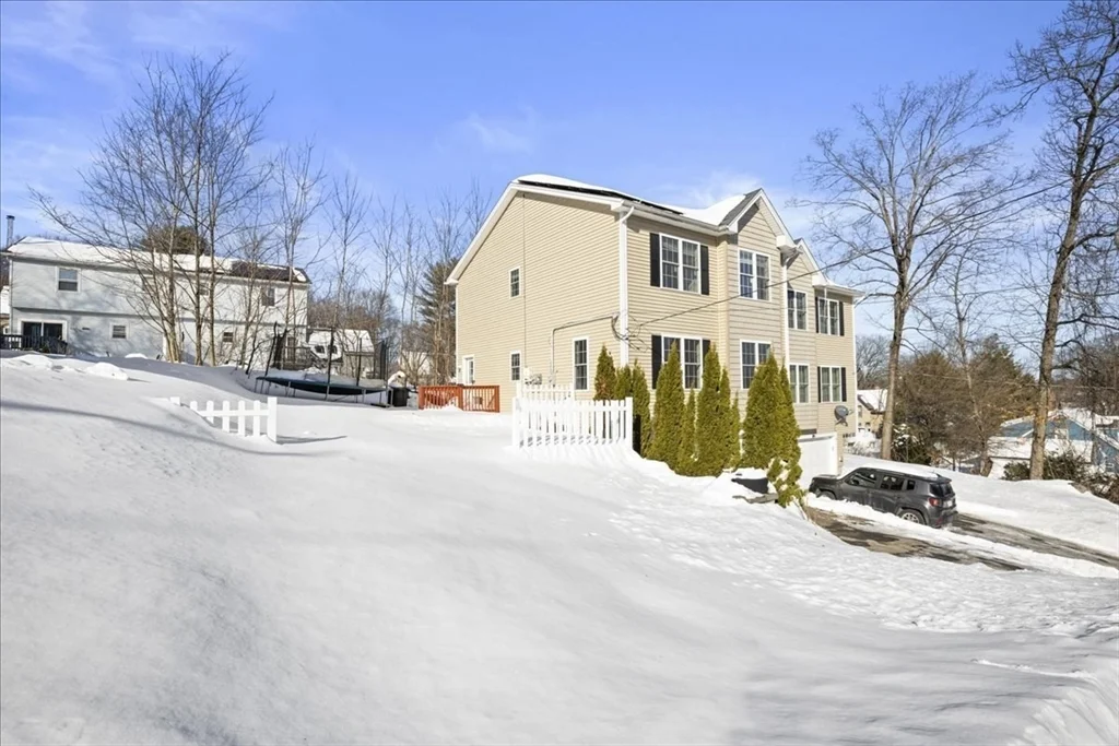 16 Third St, Worcester