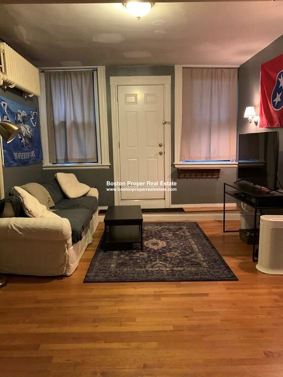 583 Beacon St, Back Bay