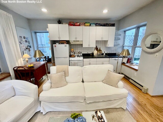 15 Thacher Ct, North End