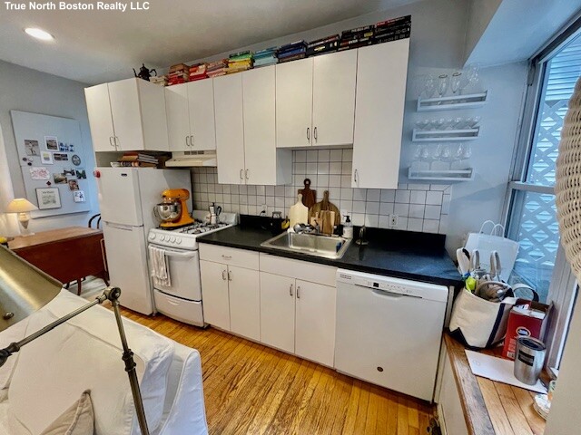 15 Thacher Ct, North End