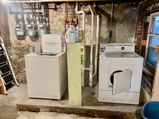 15 Thacher Ct, North End