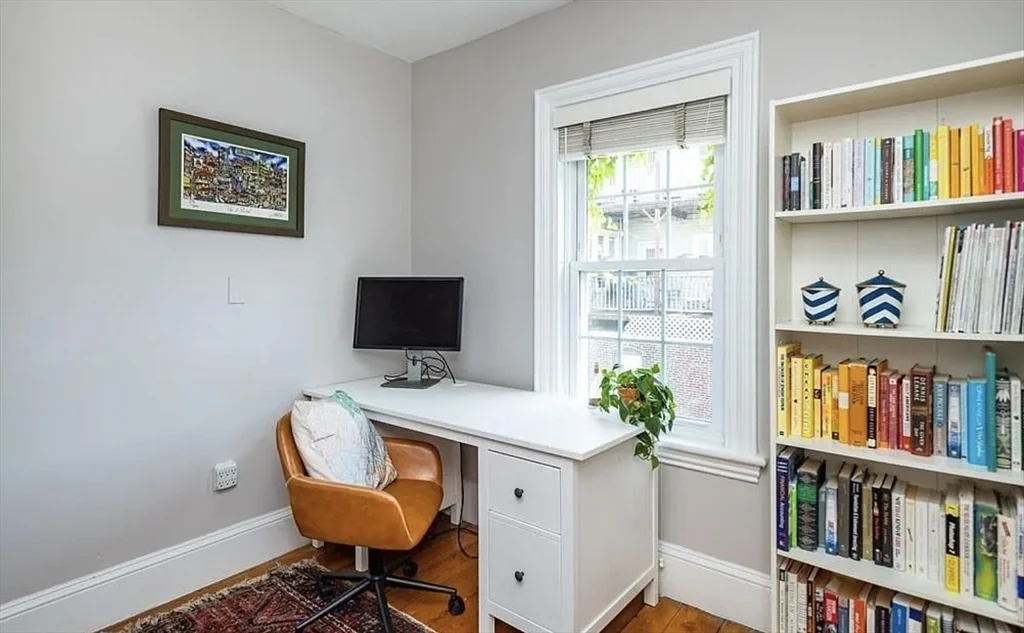 262 W 5th St, South Boston