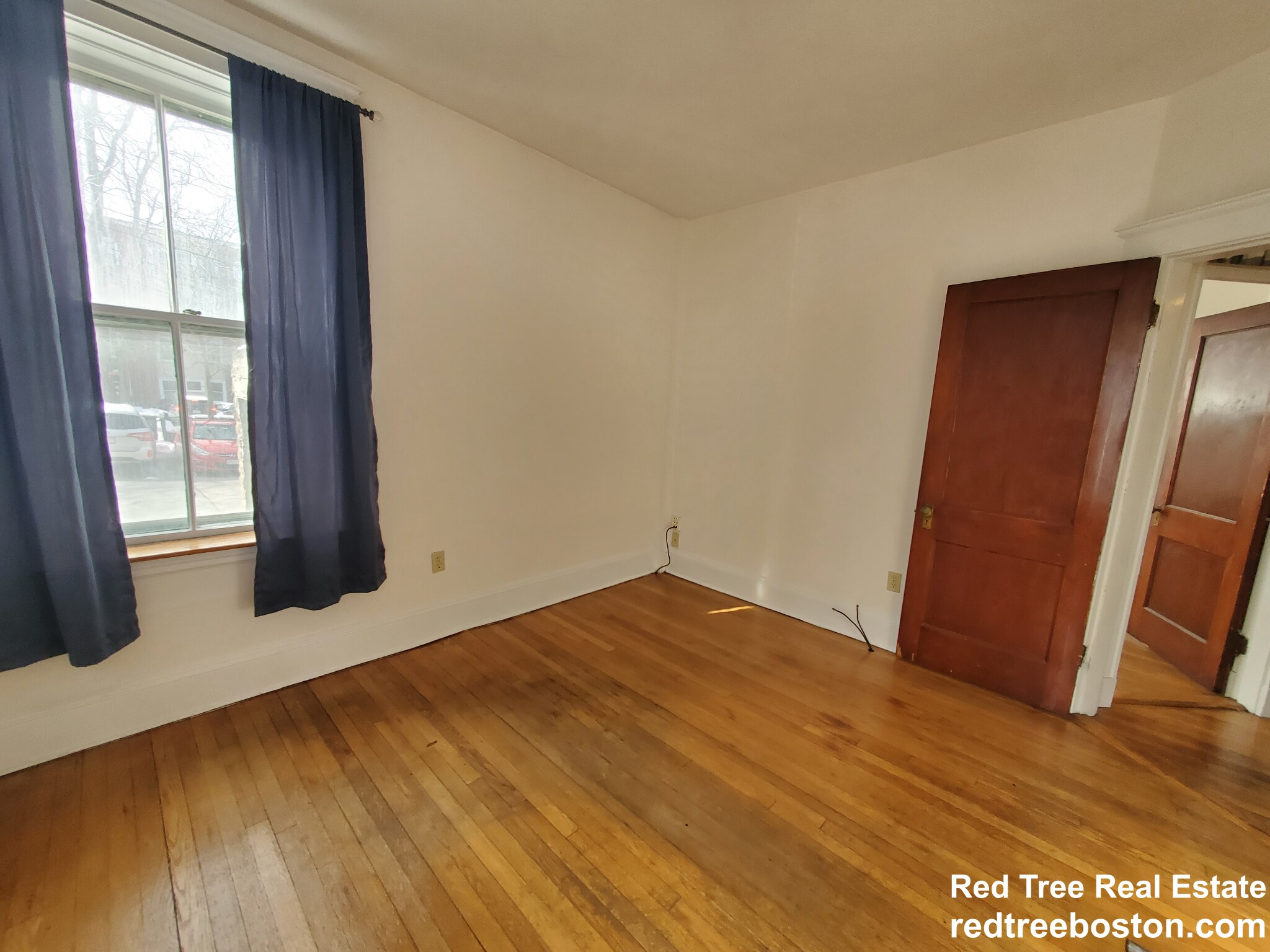 1677 Beacon St, Washington Square