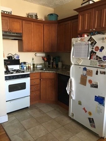 2 bed, 1 bath apartment for rent at 151 West 6th St Unit 4, South Boston — photo 7 of 8