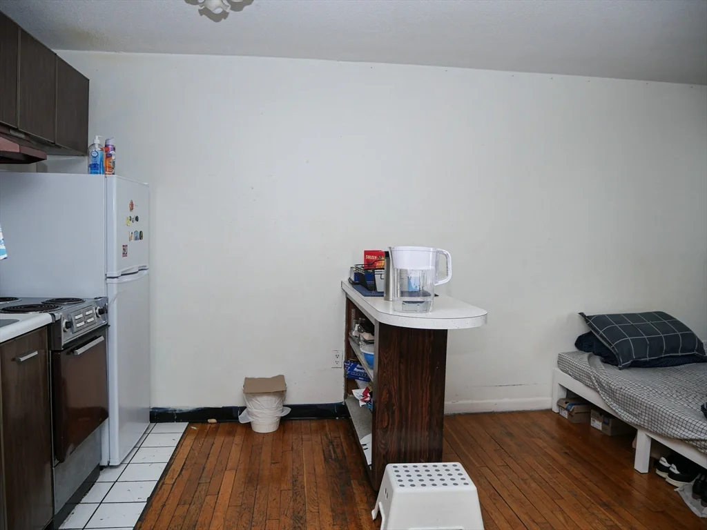 1039 Commonwealth Ave, Allston