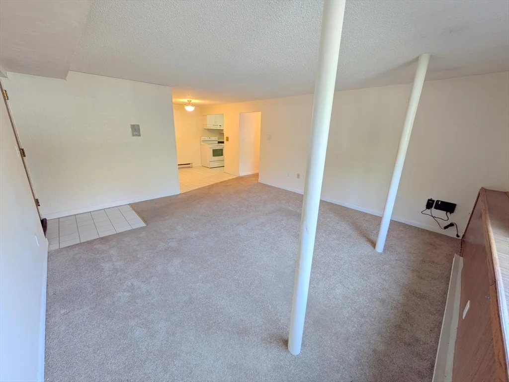 16 Juniper Rd, North Attleboro