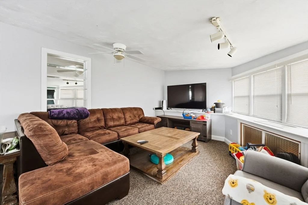 181 Park St, North Attleboro