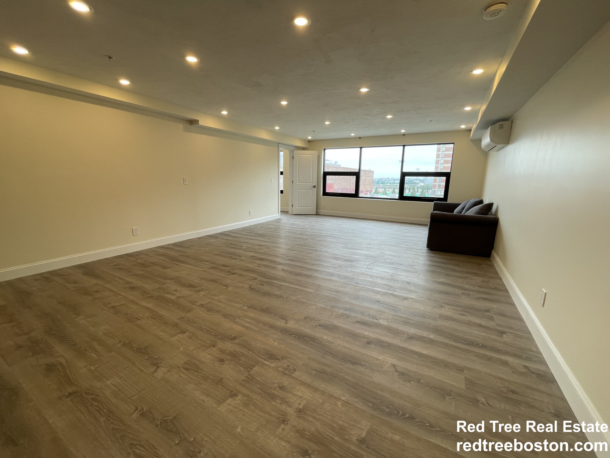 1028 Commonwealth Ave, Boston