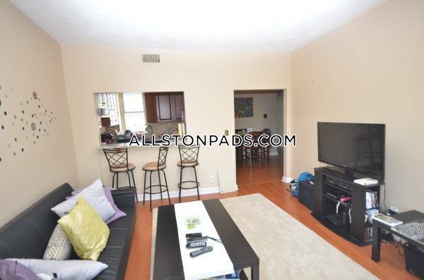 2 bed, 1 bath apartment for rent at 1423 Commonwealth Ave Unit 501, Allston — photo 3 of 10