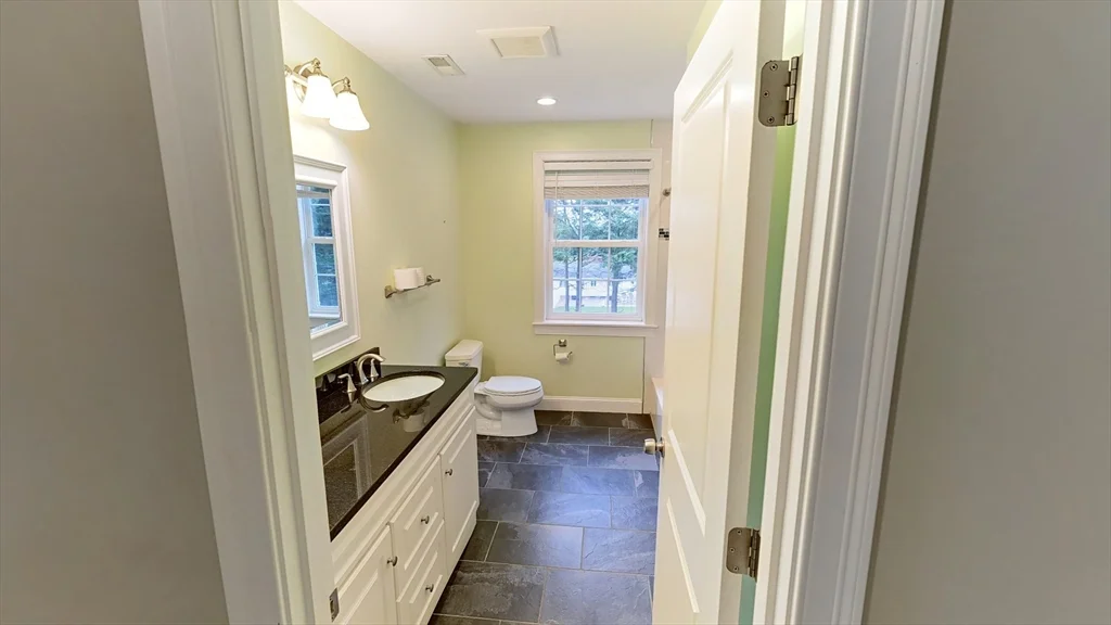 78 Nahanton Ave, Blue Hills