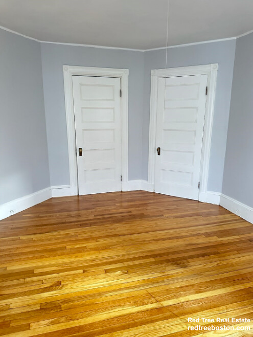 18 Quint Ave, Allston