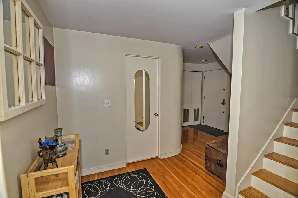 327 Commonwealth Ave, Back Bay