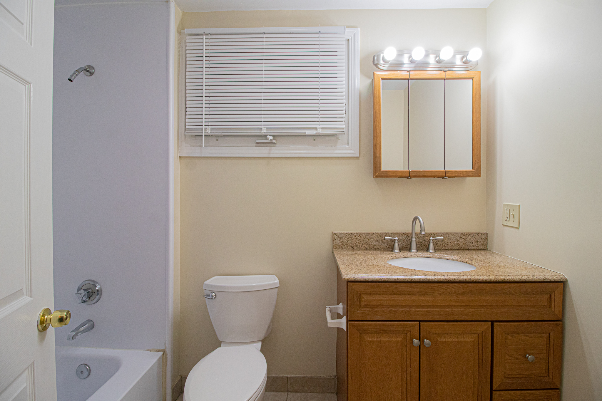 4 bed, 1.5 bath apartment for rent at 152 Salem St Unit 1A, West End — photo 3 of 3