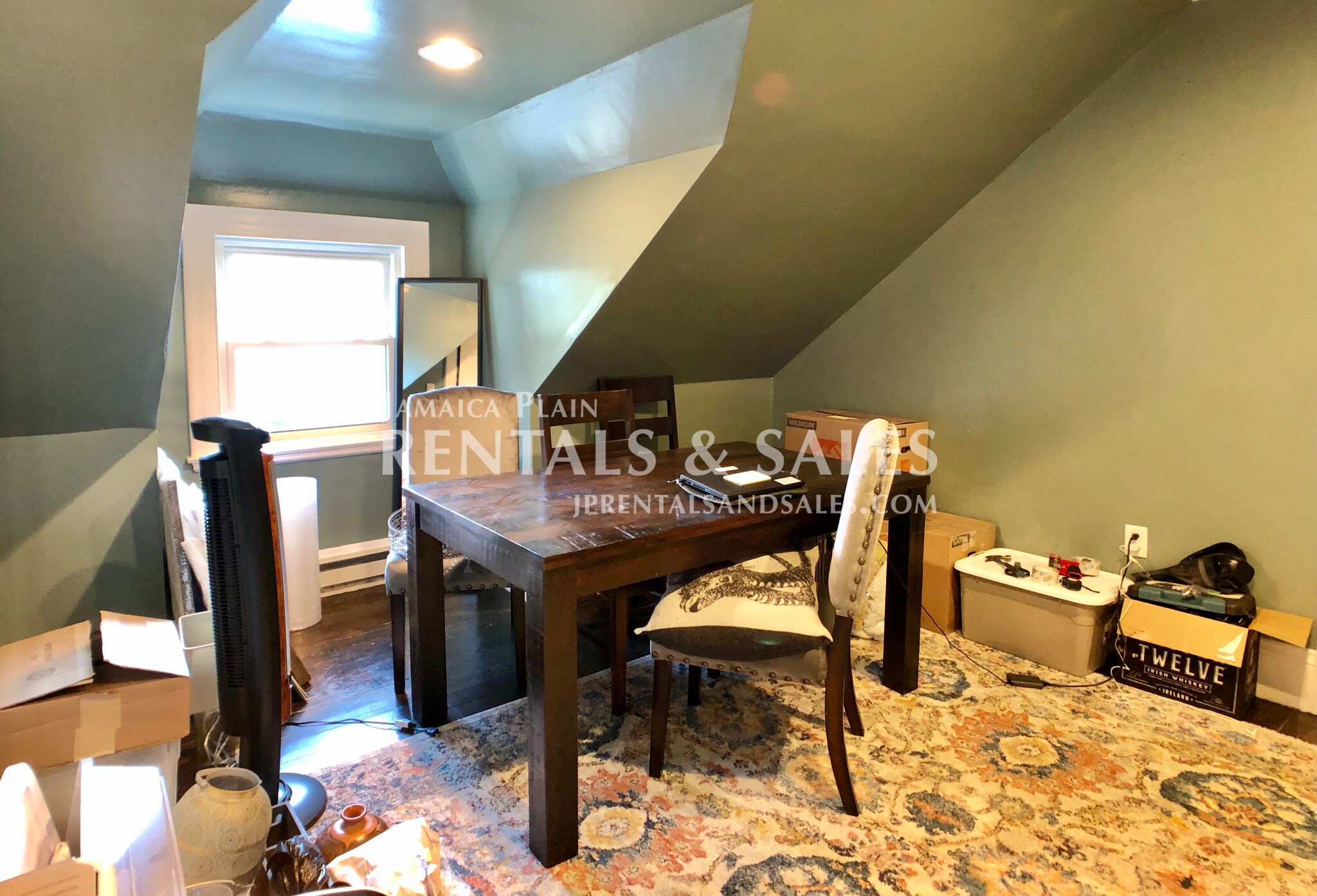 16 Oakview Ter, Jamaica Plain