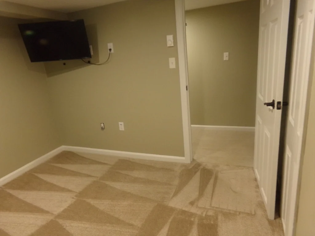 162 Middlesex Ave, Wilmington