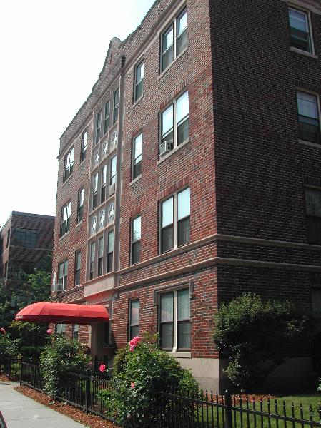 81 Strathmore Rd, Brighton