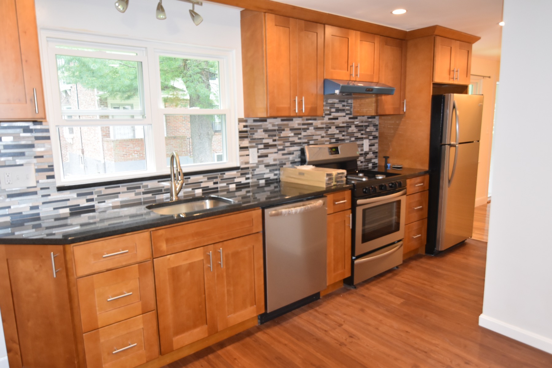 14 Louise Rd, Chestnut Hill