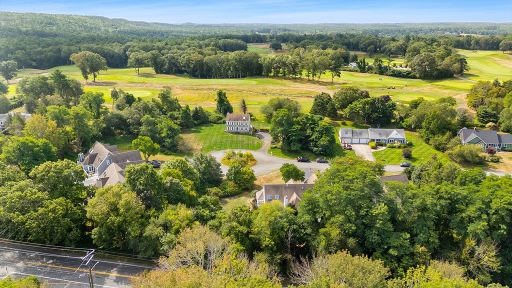 24 Country Club Dr, Plymouth