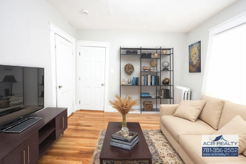 10 Mattakeeset St, Mattapan