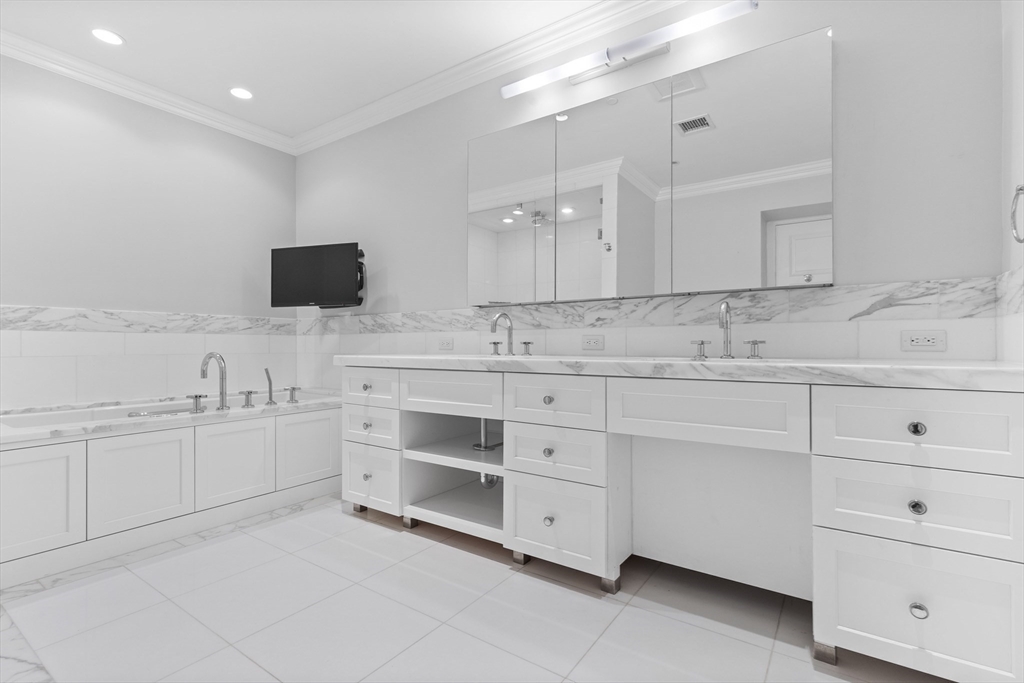 409 Commonwealth Ave, Back Bay