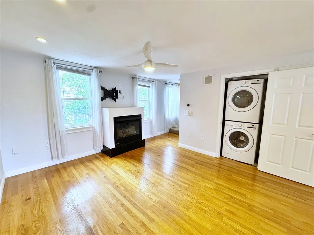 364 Sumner St, East Boston