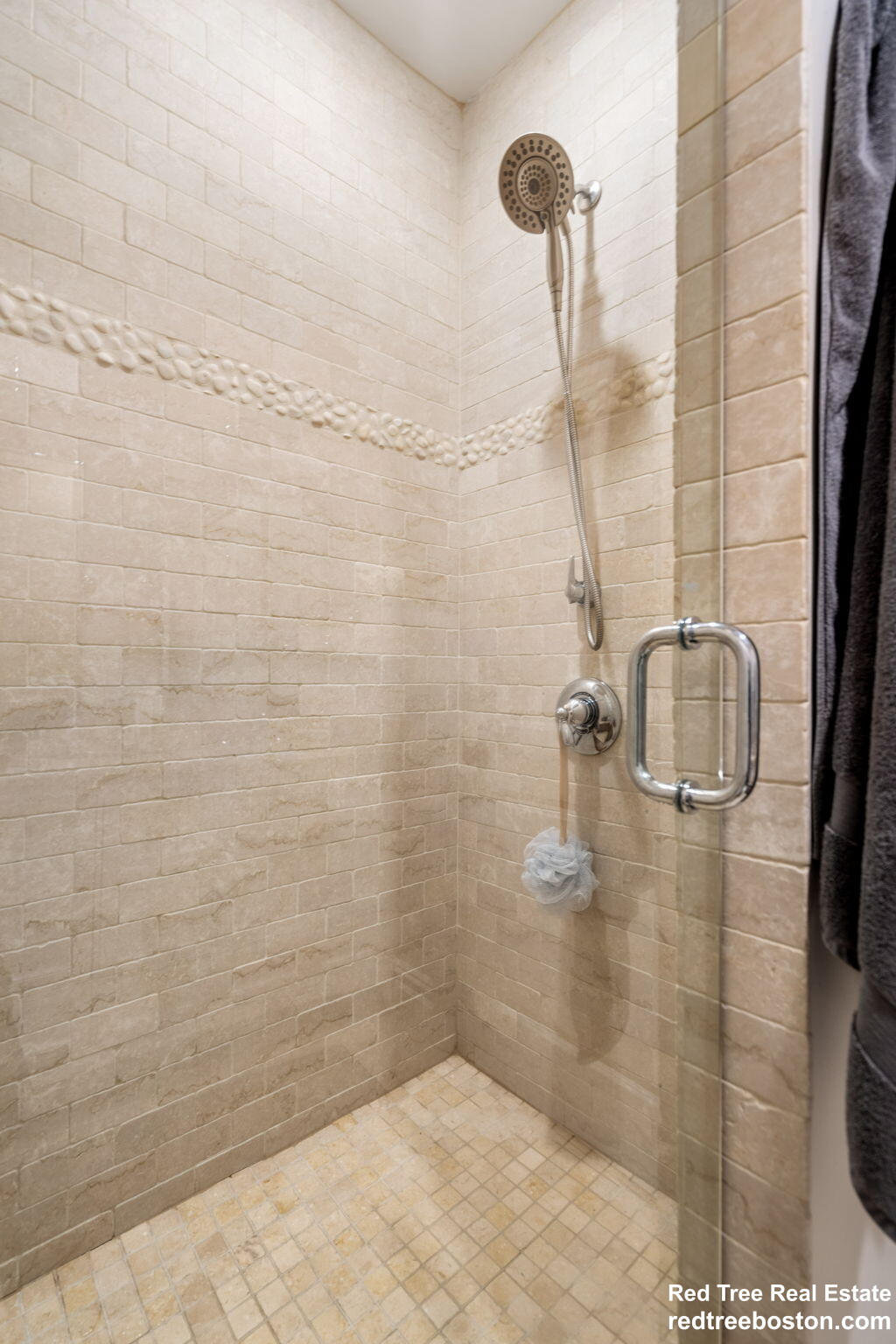 687 East 6th St, South Boston