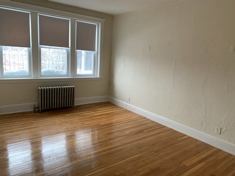 1 bed, 1 bath apartment for rent at 154 Brighton Ave Unit 34, Brighton — photo 2 of 3