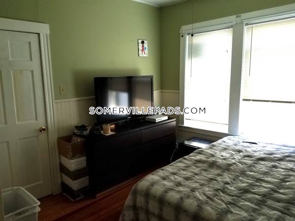 3 bed, 1 bath apartment for rent at 127 Hillsdale, Davis Square