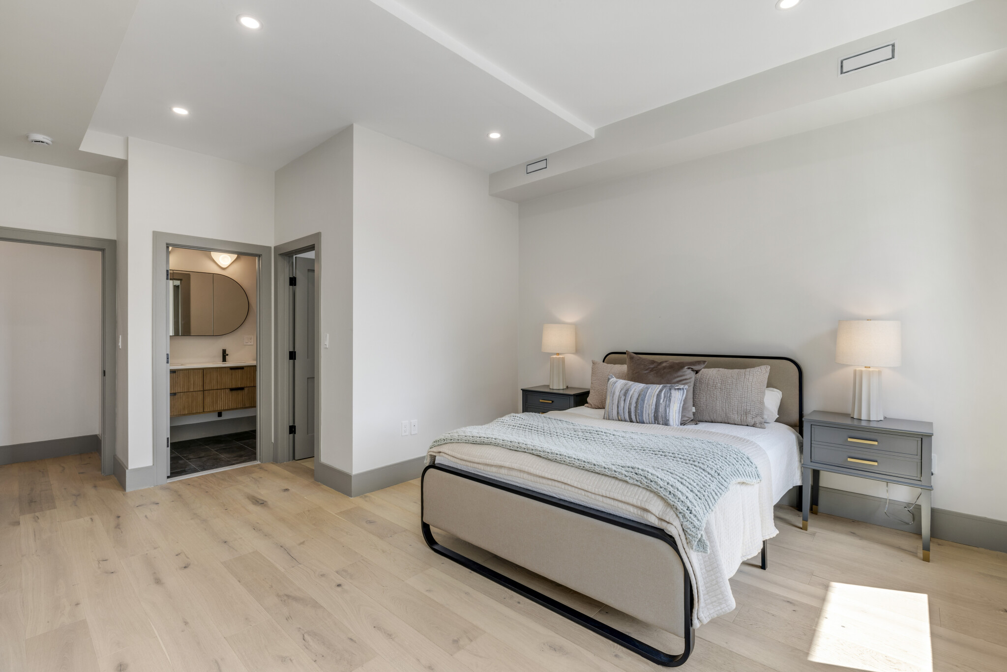 566 East 3rd St, South Boston