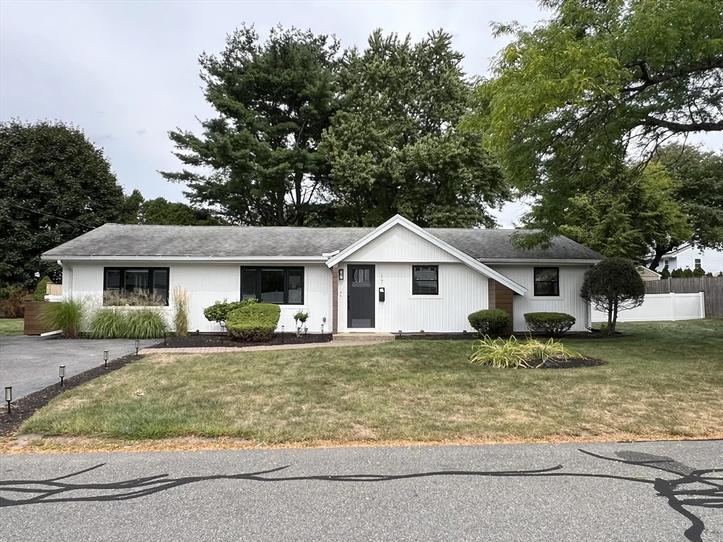 17 Margaret Rd, Stoneham