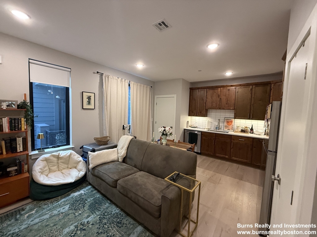 400 W Broadway, South Boston