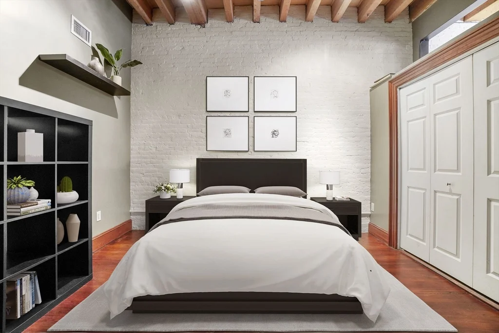 96 South St, Leather District