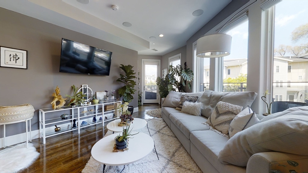 275 Old Colony Ave, South Boston