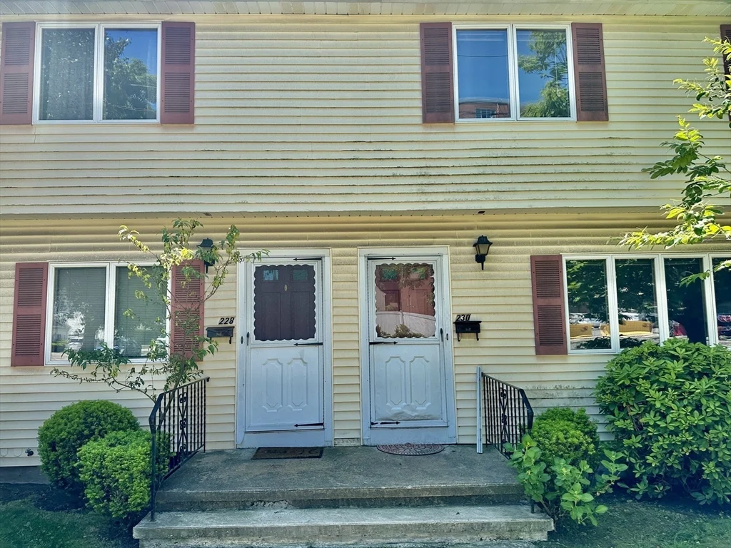 230 Summer St, Watertown