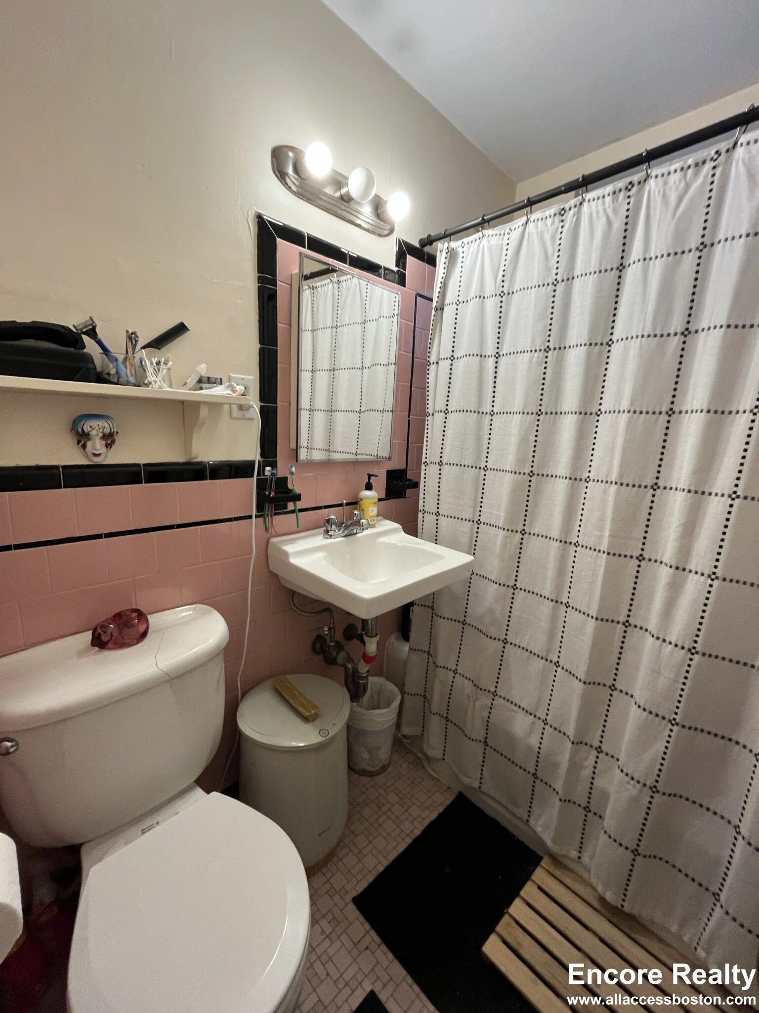 1555 Beacon St, Brookline