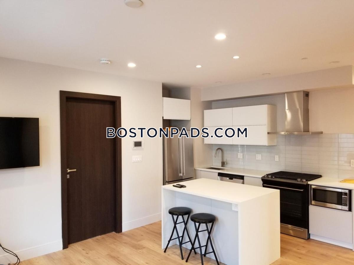 5 bed, 3 bath apartment for rent at 31 Buttonwood Unit 1, Dorchester — photo 1 of 34