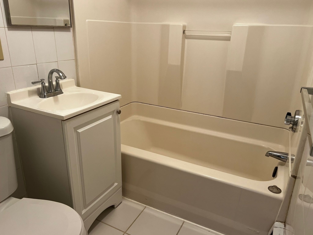 243 Lake St, Waltham