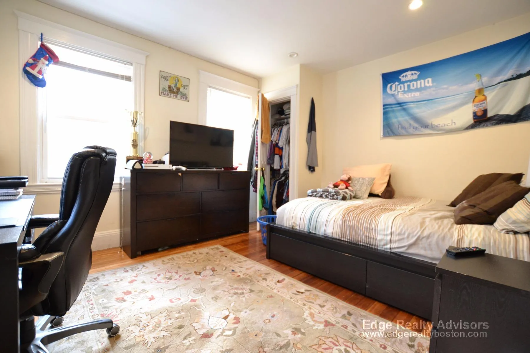 8 Sawyer Ter, Allston